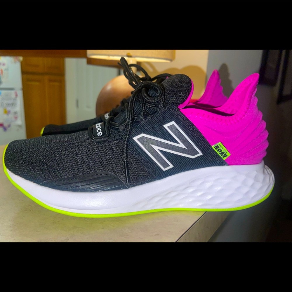 New Balance size 8.5 foam ROAV. Very good condition. Only worn a few times.